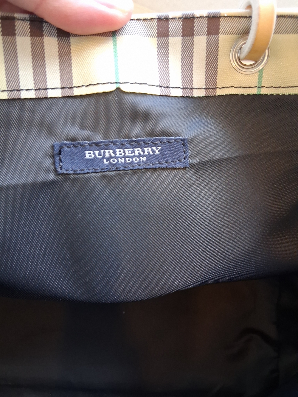 Burberry Cream Plaid Tote with Green Stripe and Tan Handles - Picture 5 of 10